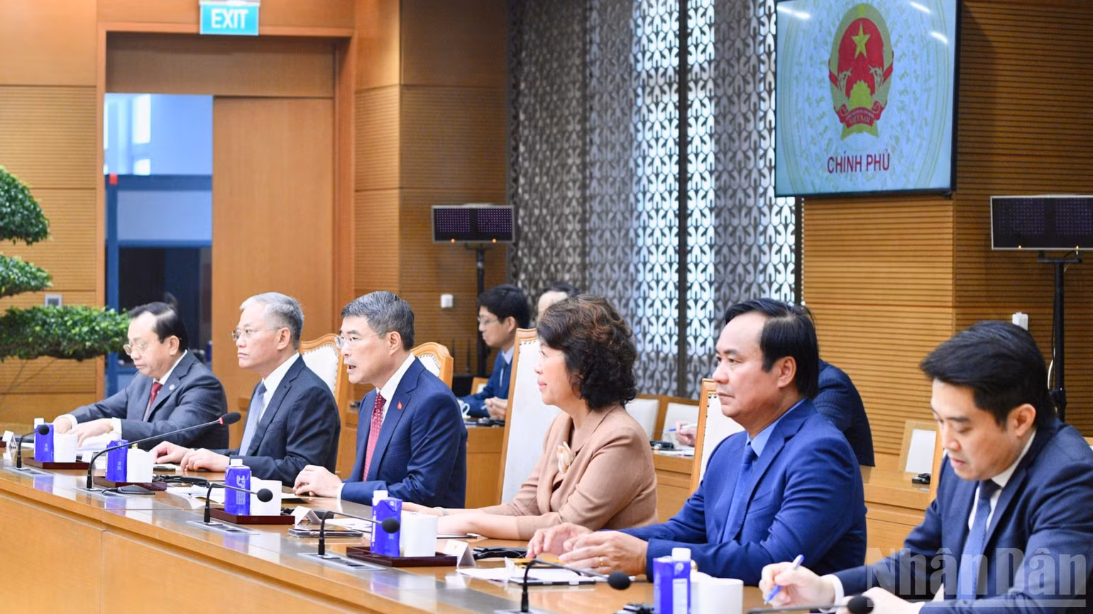 Thủ tướng Chính phủ Lê Minh Hưng và lãnh đạo một số bộ, ngành Việt Nam tham dự buổi tiếp. (Ảnh: THANH GIANG)