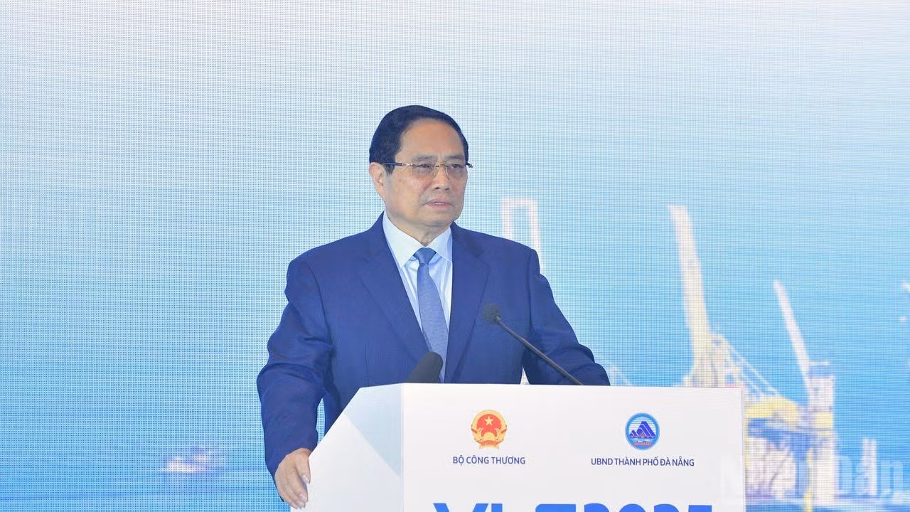 Thủ tướng Chính phủ Phạm Minh Chính phát biểu ý kiến chỉ đạo tại Diễn đàn Logistic Việt Nam. (Ảnh: THANH GIANG)