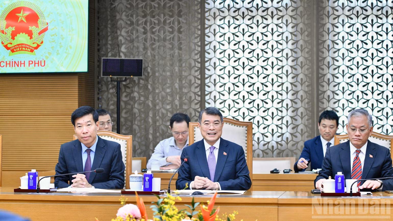 Thủ tướng Lê Minh Hưng khẳng định Chính phủ ủng hộ việc PETRONAS tiếp tục nghiên cứu, mở rộng hoạt động đầu tư và ký kết các hợp đồng dầu khí mới đối với các lô mở trong thềm lục địa Việt Nam. (Ảnh: THANH GIANG)