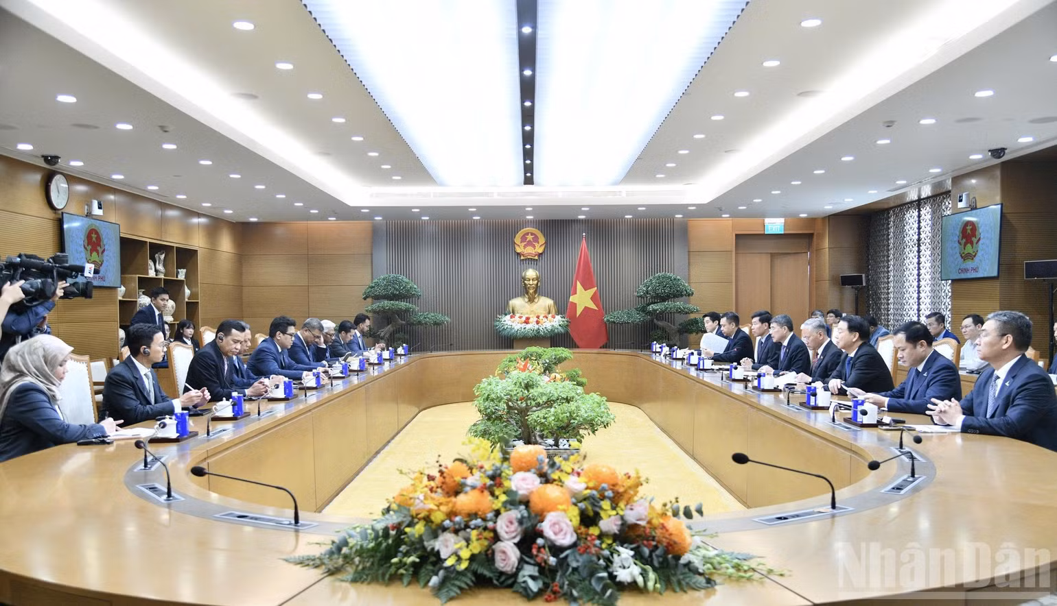 Quang cảnh buổi tiếp. (Ảnh: THANH GIANG)