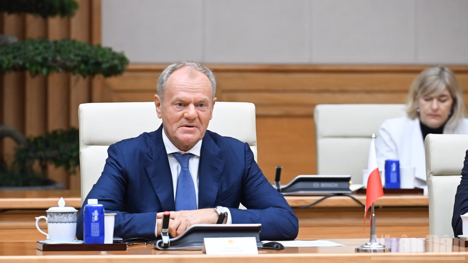 Thủ tướng Ba Lan Donald Tusk phát biểu ý kiến tại cuộc hội đàm. (Ảnh: TRẦN HẢI)