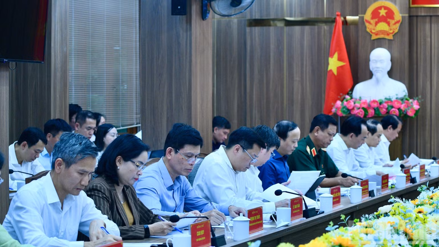 Lãnh đạo các bộ, ngành Trung ương tham dự cuộc làm việc. (Ảnh: THANH GIANG)