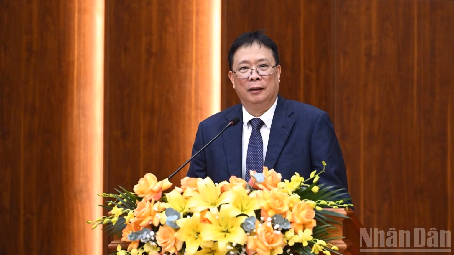 Giáo sư, Viện sĩ Châu Văn Minh, Chủ tịch Viện Hàn lâm Khoa học và Công nghệ Việt Nam. (Ảnh: TRẦN HẢI)