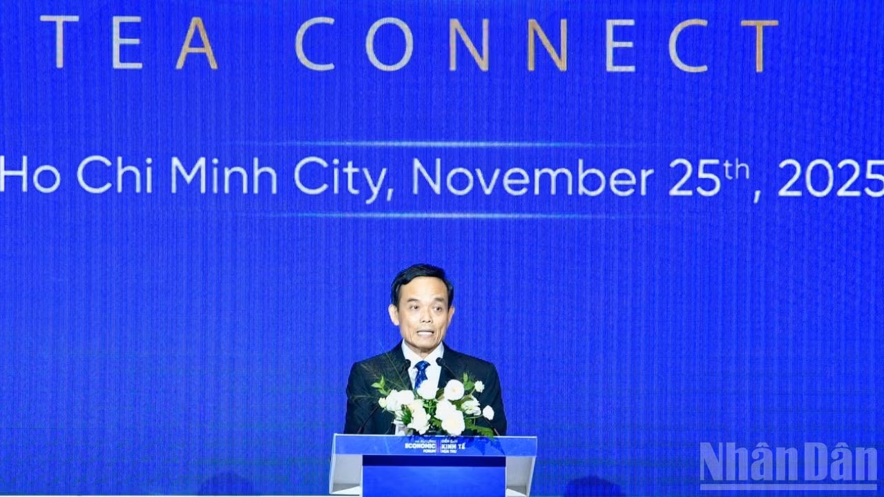 Bí thư Thành ủy Thành phố Hồ Chí Minh Trần Lưu Quang phát biểu ý kiến tại Chương trình “CEO 500 - TEA CONNECT”. (Ảnh: Thanh Giang)