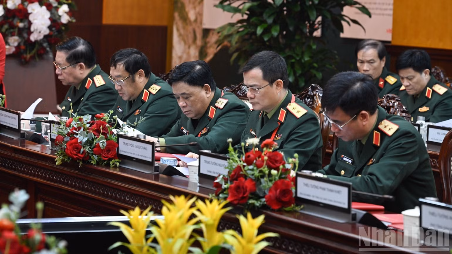 Các tướng lĩnh, lãnh đạo Bộ Quốc phòng, Tập đoàn Viettel tham dự cuộc làm việc. (Ảnh: Trần Hải)