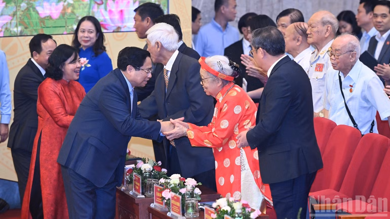 Thủ tướng Chính phủ Phạm Minh Chính tới dự Đại hội Thi đua yêu nước thành phố Hà Nội giai đoạn 2025-2030. (Ảnh: TRẦN HẢI)
