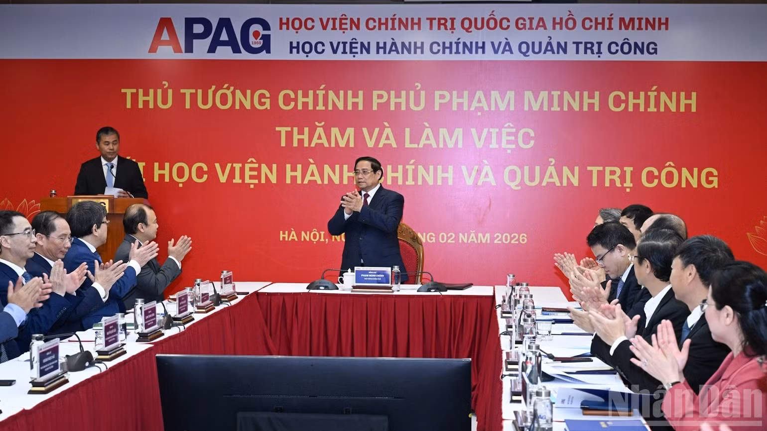 Thủ tướng Phạm Minh Chính chủ trì buổi làm việc với Học viện Hành chính và Quản trị công. (Ảnh: Trần Hải)