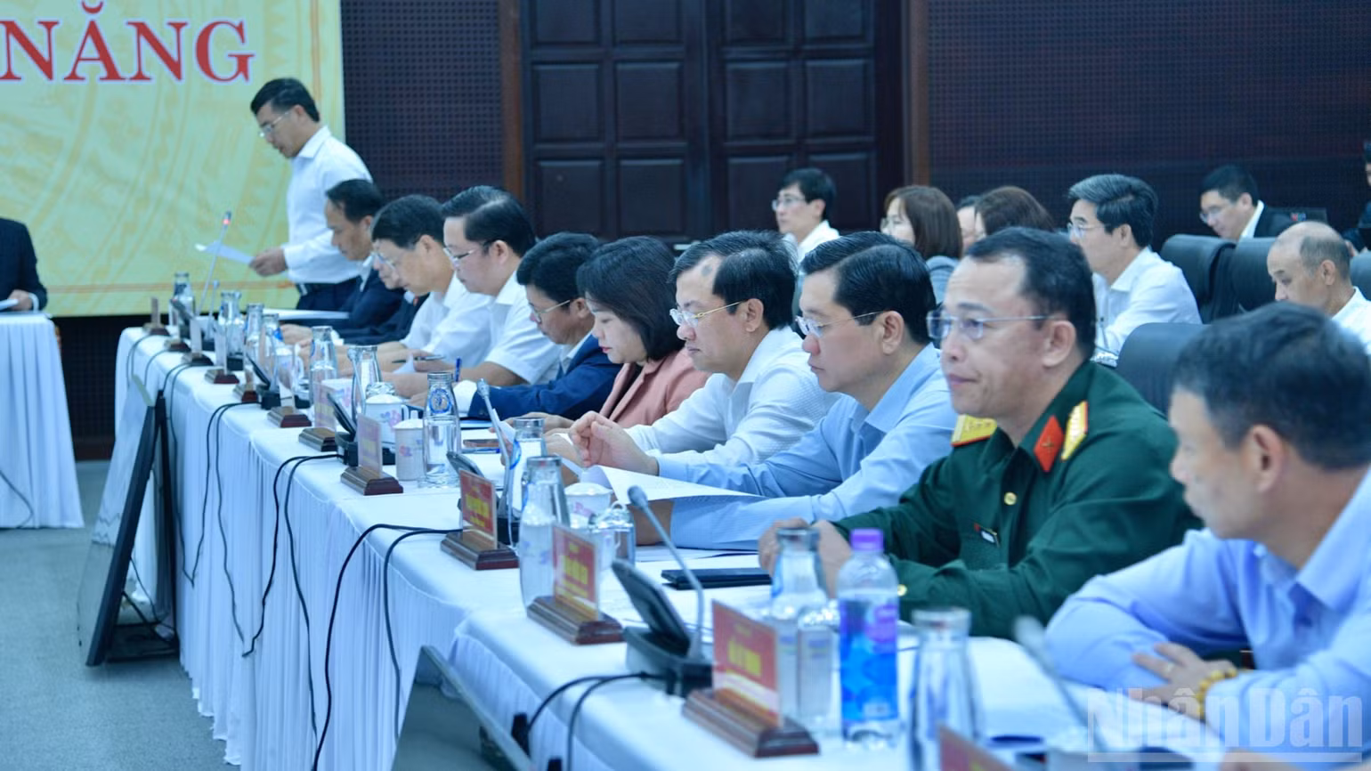Ban Thường vụ Thành ủy Đà Nẵng tham dự buổi làm việc. (Ảnh: Thanh Giang)