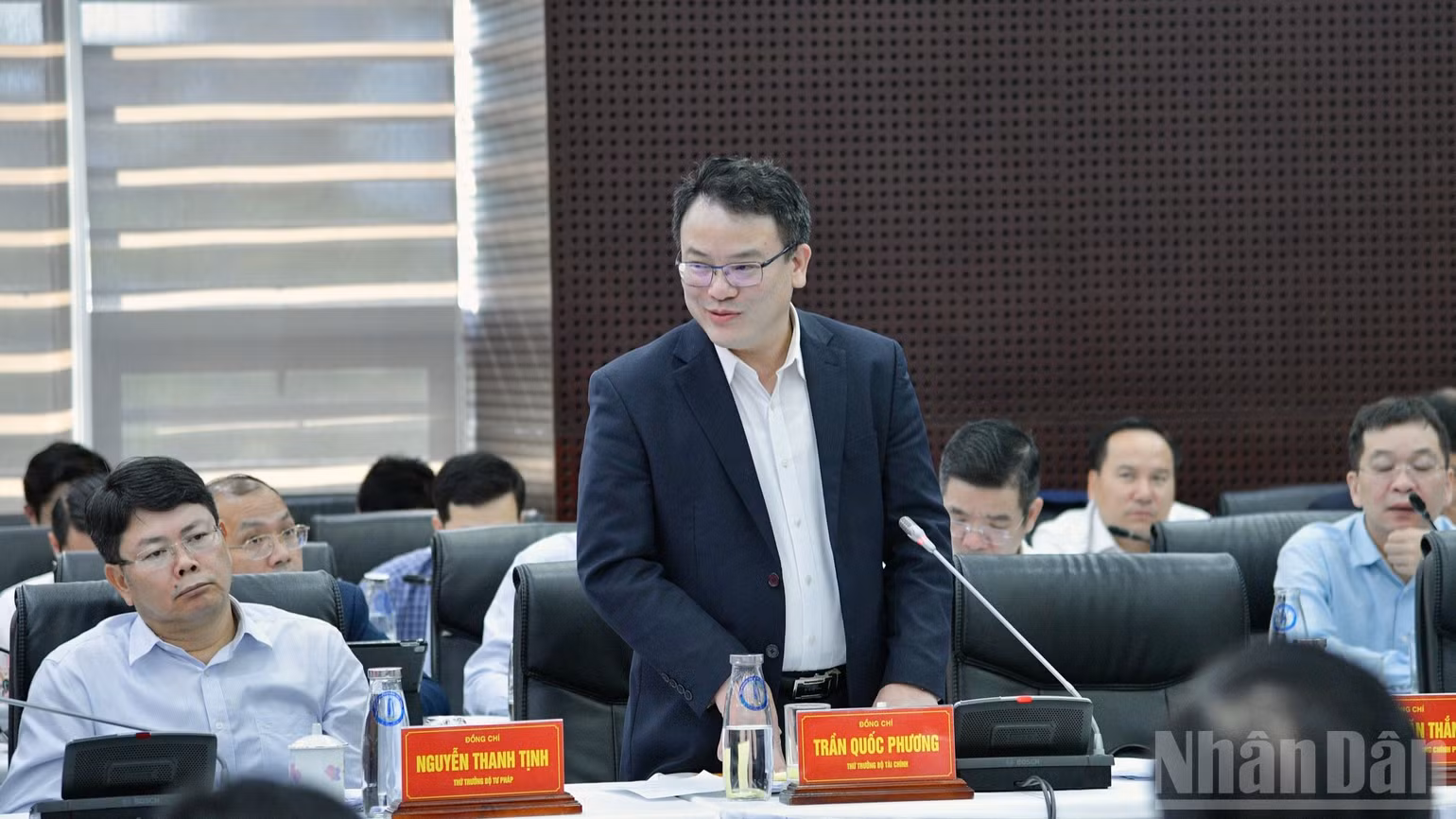 Thứ trưởng Tài chính Trần Quốc Phương phát biểu ý kiến tại cuộc làm việc. (Ảnh: Thanh Giang)