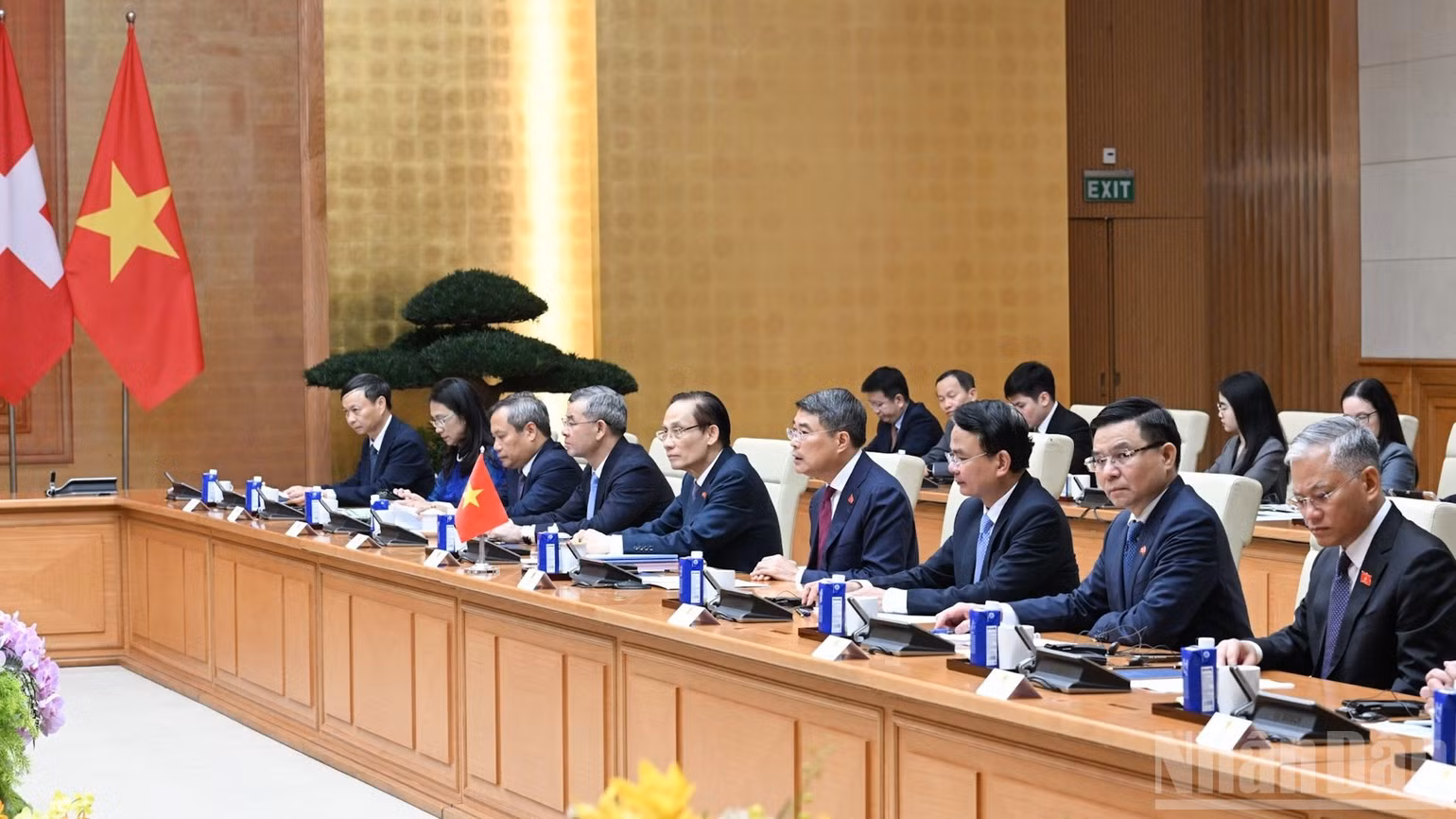 Thủ tướng Chính phủ Lê Minh Hưng và lãnh đạo các bộ, ngành Việt Nam tham dự cuộc hội kiến. (Ảnh: TRẦN HẢI)