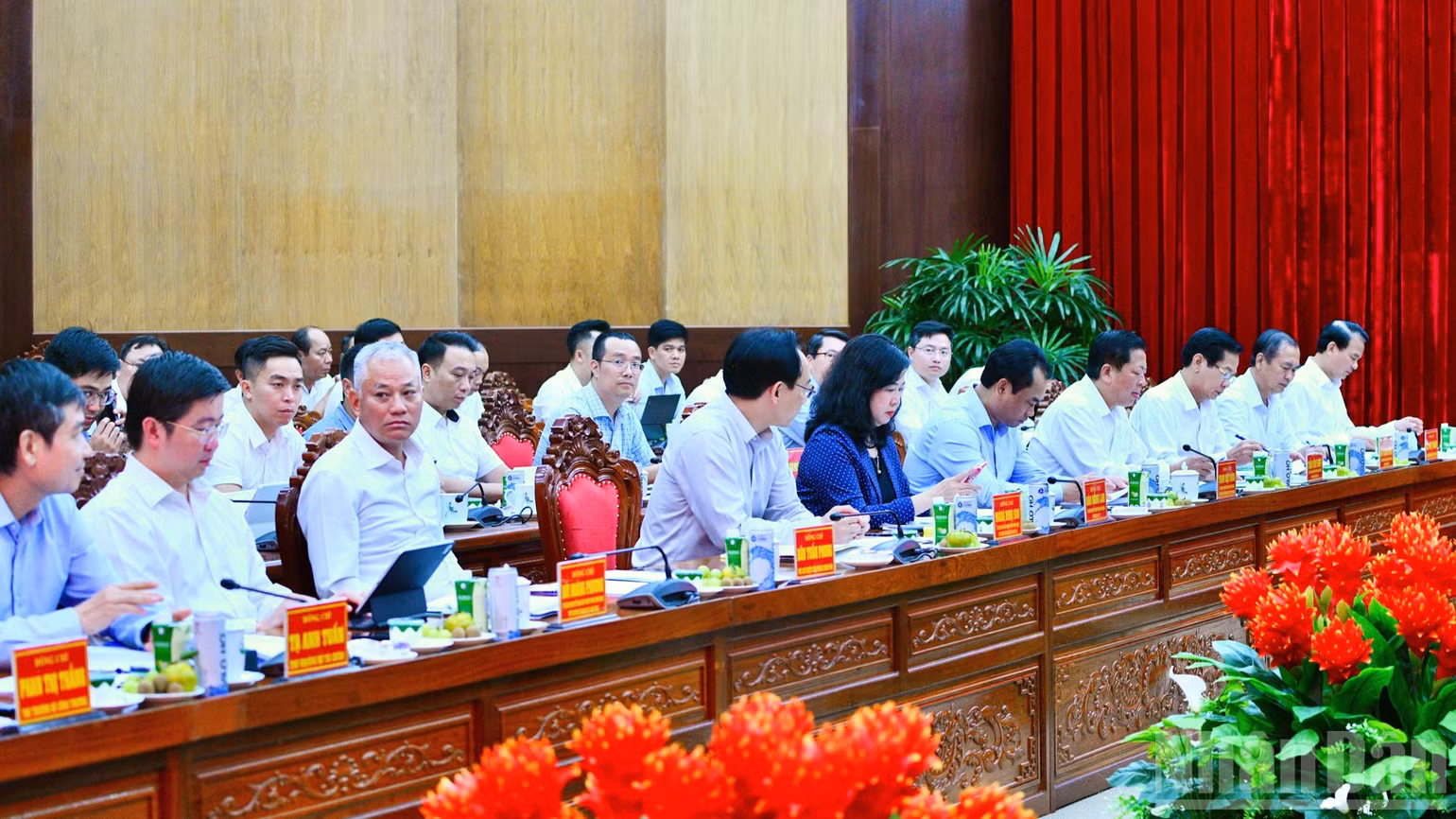 Lãnh đạo các bộ, ngành Trung ương tham dự cuộc làm việc. (Ảnh: Thanh Giang)