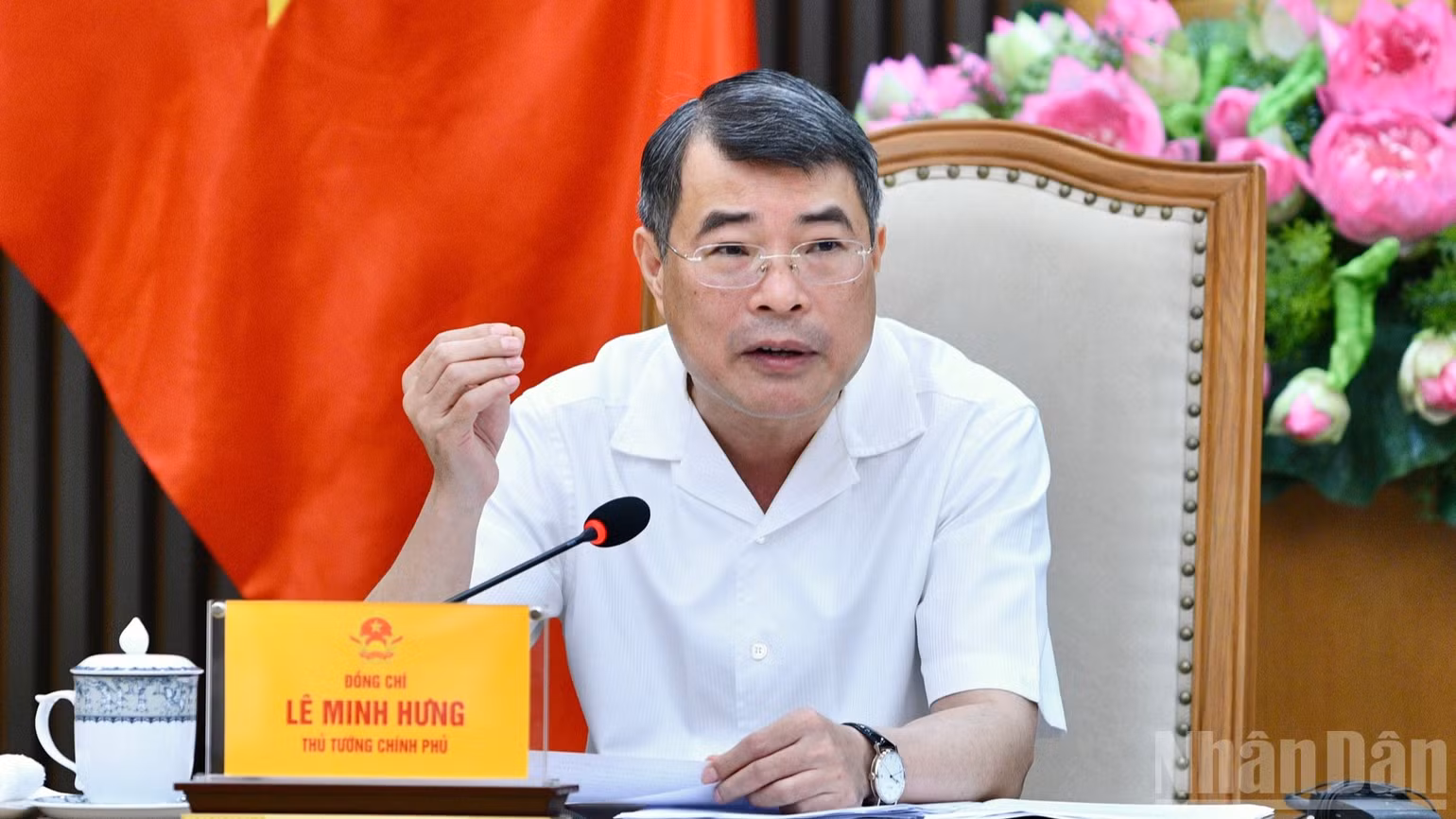 Thủ tướng Lê Minh Hưng yêu cầu Bộ Giáo dục và Đào tạo và toàn ngành giáo dục nhìn nhận nguyên nhân, nghiêm túc rút kinh nghiệm, có ngay biện pháp cấp bách chấn chỉnh kịp thời, bảo đảm cung ứng đủ sách giáo khoa trong thời gian sớm nhất. (Ảnh: THANH GIANG)