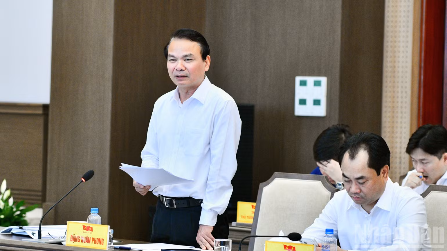 Bộ trưởng, Chủ nhiệm Văn phòng Chính phủ Đặng Xuân Phong phát biểu ý kiến tại cuộc làm việc. (Ảnh: THANH GIANG)