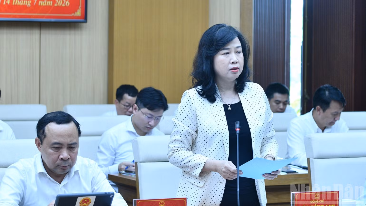 Bộ trưởng Y tế Đào Hồng Lan phát biểu ý kiến tại cuộc làm việc. (Ảnh: THANH GIANG)