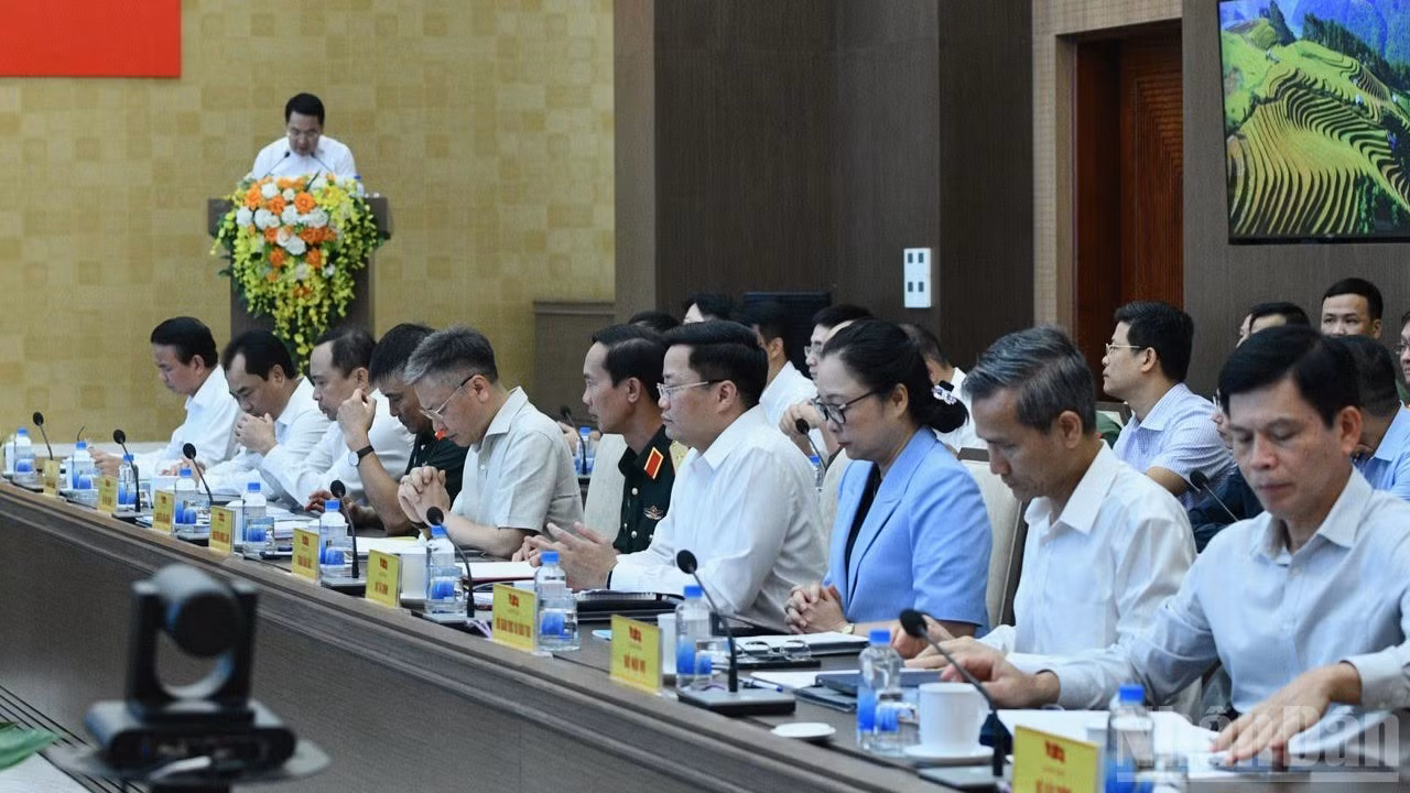 Lãnh đạo các bộ, ngành Trung ương tham dự cuộc làm việc. (Ảnh: Thanh Giang)