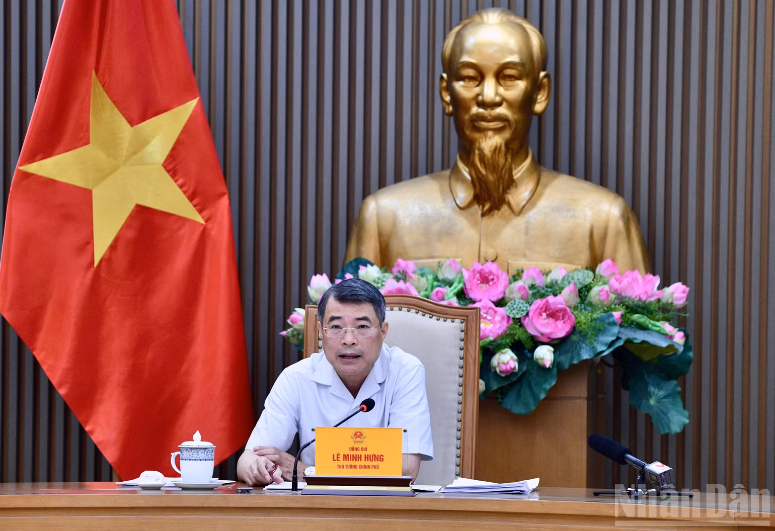 Thủ tướng Lê Minh Hưng yêu cầu cần đổi mới thực chất hệ thống phân phối xăng dầu; quy định về chi phí kinh doanh xăng dầu, lợi nhuận, cơ chế xác định giá bán lẻ cũng cần rà soát để bảo đảm sự quản lý của Nhà nước đối với mặt hàng thiết yếu. (Ảnh: THANH GIANG)