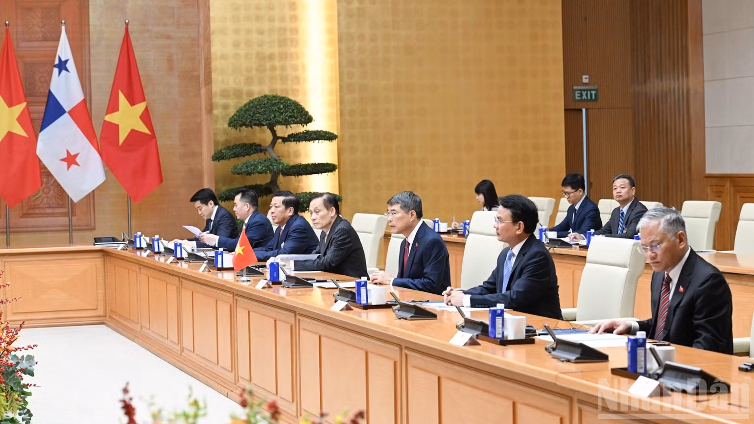 Thủ tướng Chính phủ Lê Minh Hưng và lãnh đạo, một số bộ, ngành Trung ương tham dự cuộc hội kiến. (Ảnh: TRẦN HẢI)