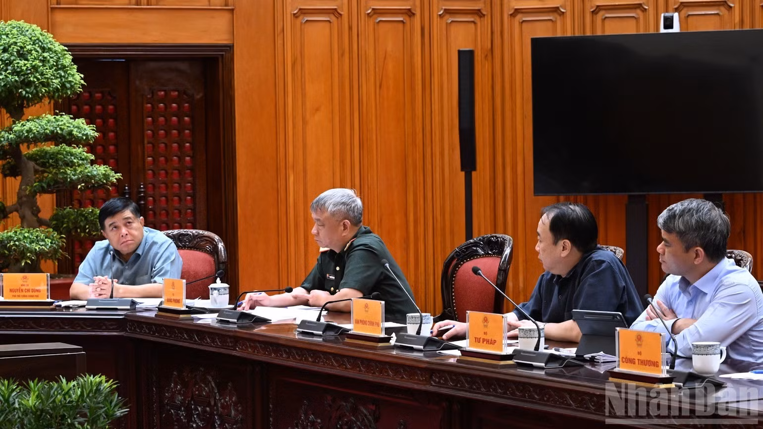 Lãnh đạo Chính phủ, các bộ, ngành tham dự cuộc họp. (Ảnh: TRẦN HẢI)