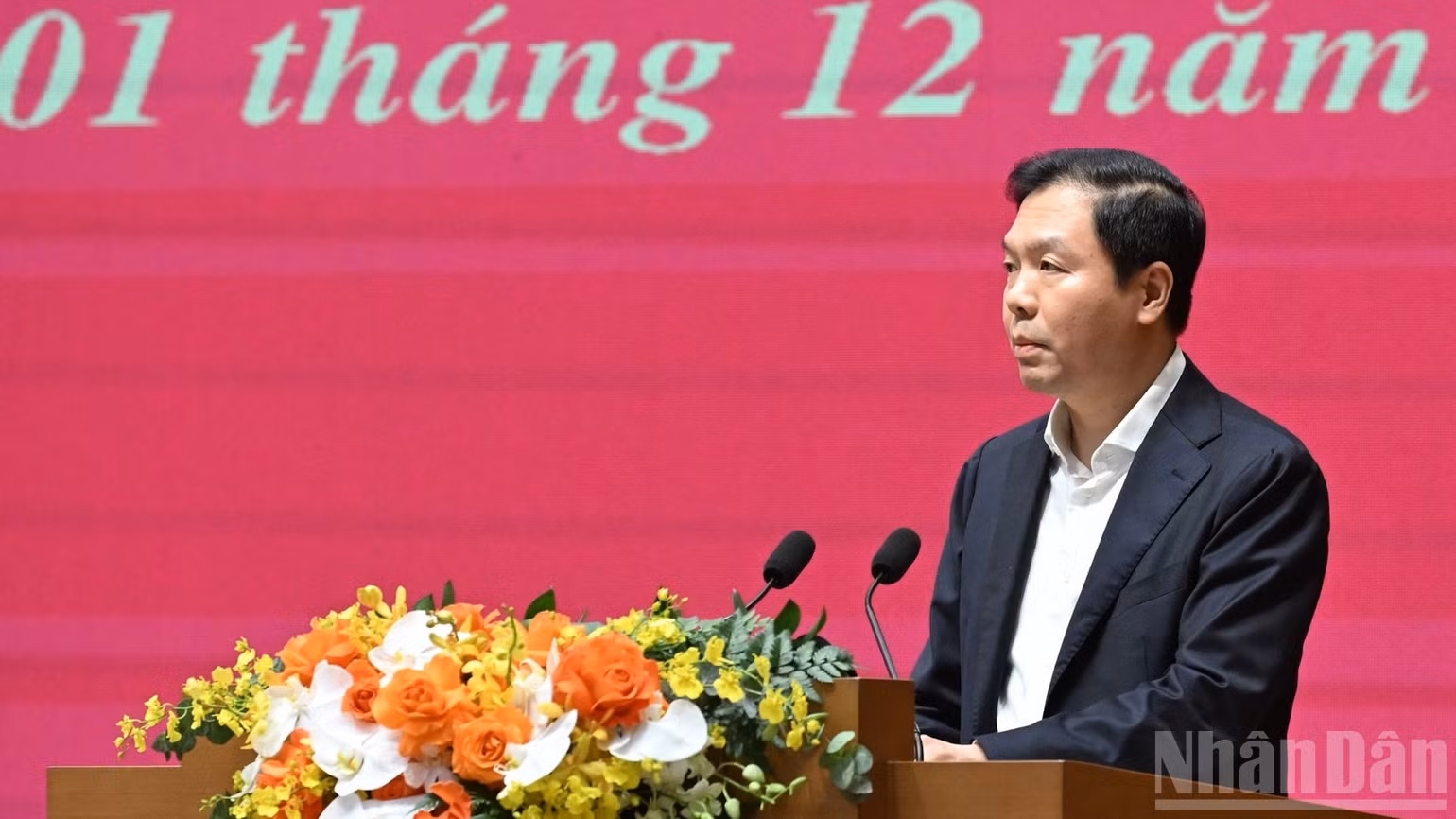 Phó Chủ nhiệm Văn phòng Chính phủ Trịnh Mạnh Linh phát biểu ý kiến tại Hội nghị. (Ảnh: TRẦN HẢI)