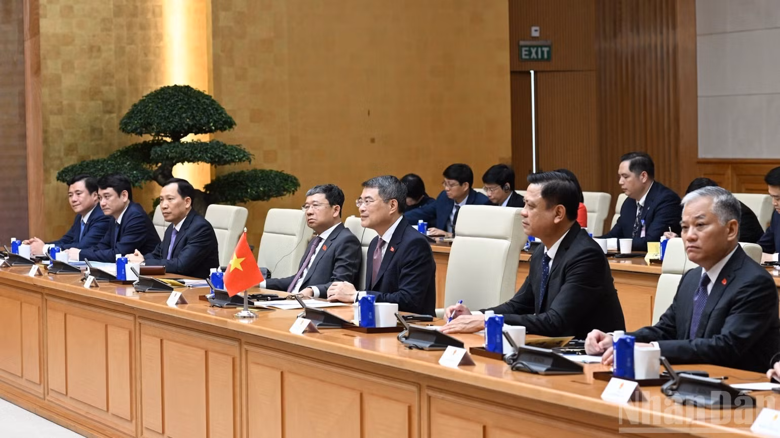 Thủ tướng Chính phủ Lê Minh Hưng và lãnh đạo các bộ, ngành Việt Nam tham dự buổi tiếp. (Ảnh: TRẦN HẢI)
