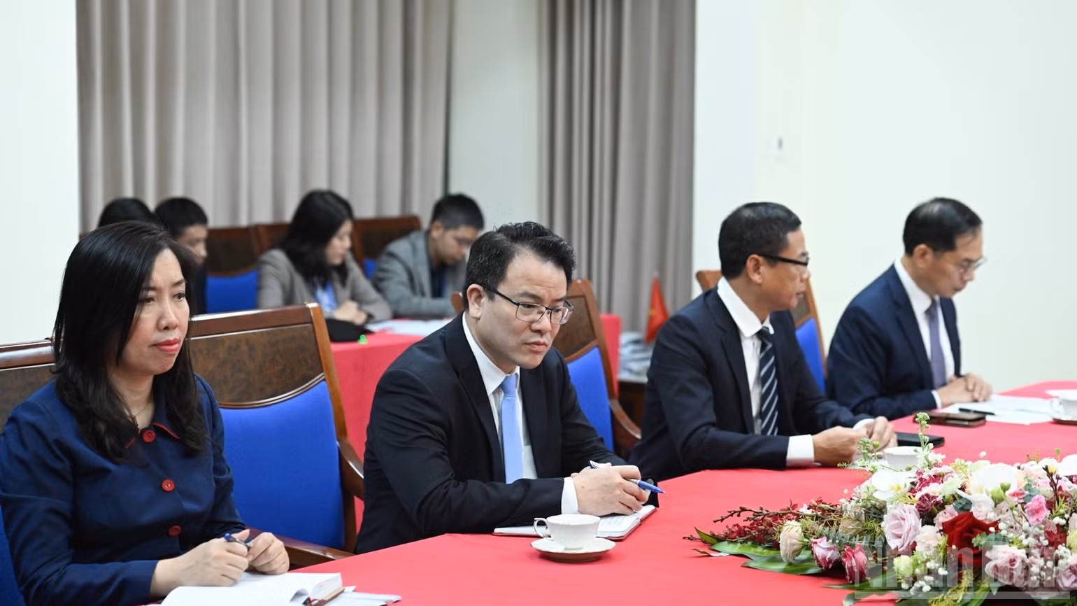 ndo_br_a2-2570.jpg