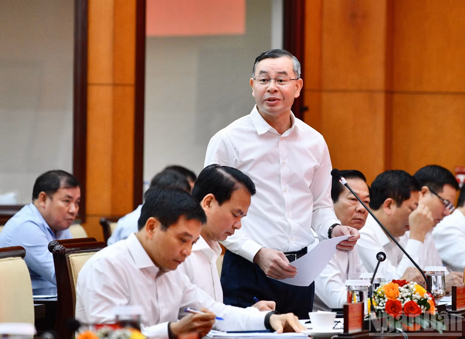 Bộ trưởng Tài chính Ngô Văn Tuấn phát biểu ý kiến tại cuộc làm việc. (Ảnh: THANH GIANG)