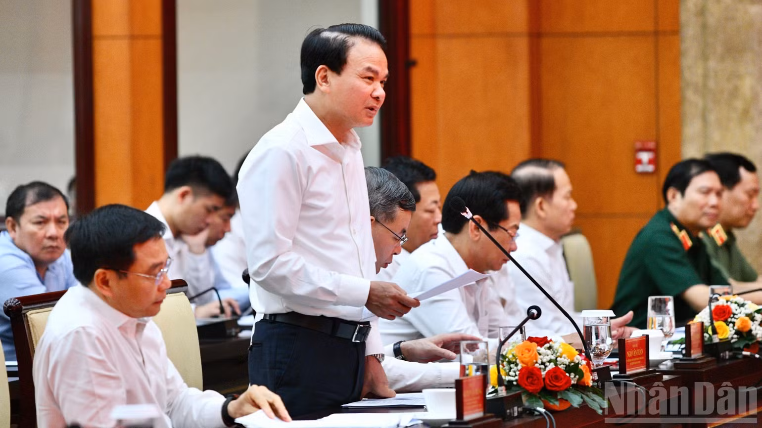 Bộ trưởng, Chủ nhiệm Văn phòng Chính phủ Đặng Xuân Phong phát biểu ý kiến tại cuộc làm việc. (Ảnh: THANH GIANG)