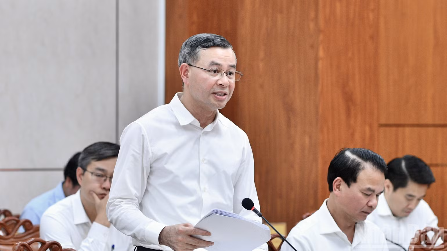 Bộ trưởng Tài chính Ngô Văn Tuấn phát biểu ý kiến tại cuộc làm việc. (Ảnh: Thanh Giang)