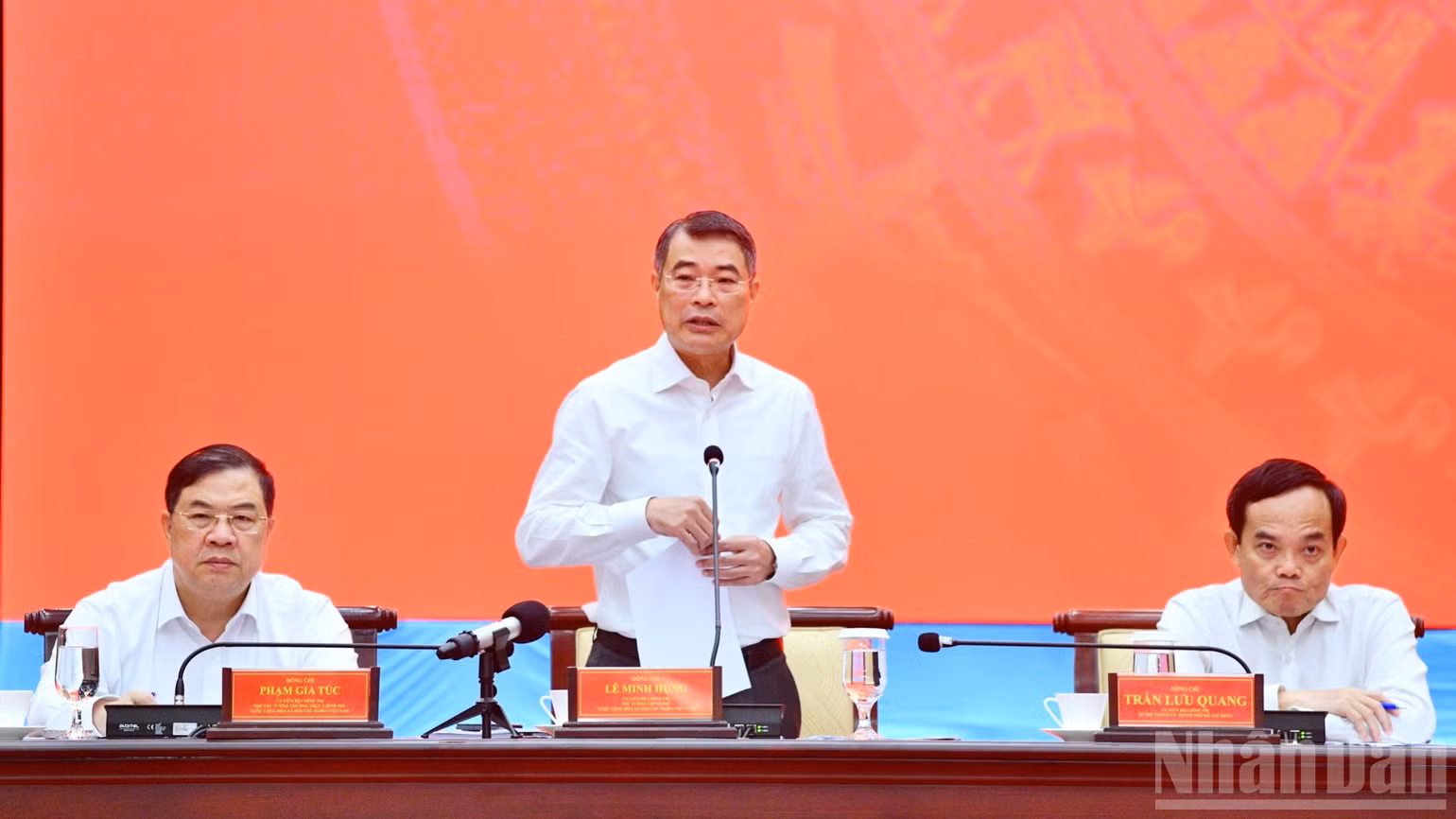 Thủ tướng Chính phủ Lê Minh Hưng phát biểu ý kiến chỉ đạo tại cuộc làm việc với Ban Thường vụ Thành ủy Thành phố Hồ Chí Minh. (Ảnh: THANH GIANG)