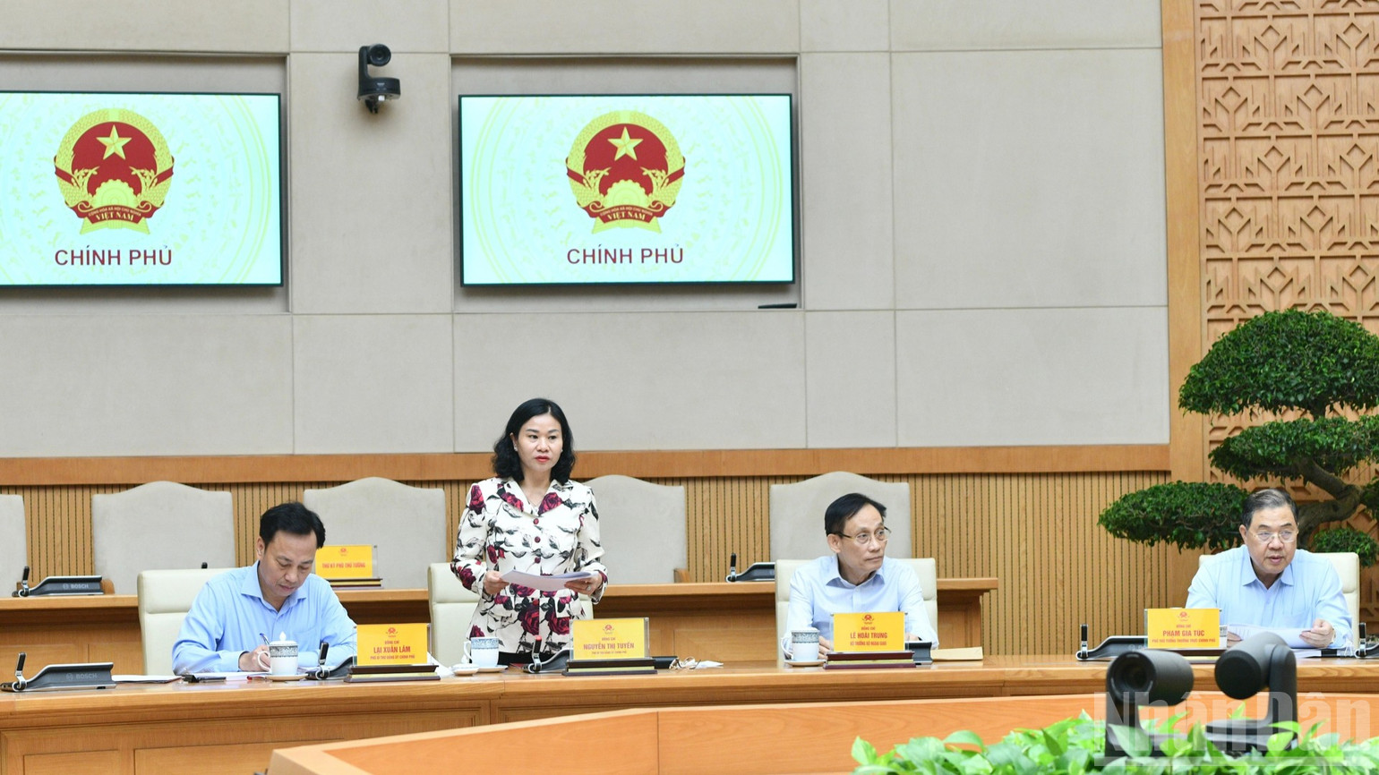 C&aacute;c b&aacute;o c&aacute;o, đ&aacute;nh gi&aacute; tại hội nghị thống nhất nhận định: Đảng ủy Ch&iacute;nh phủ đ&atilde; l&atilde;nh đạo, chỉ đạo c&aacute;c tổ chức đảng trực thuộc, c&aacute;n bộ, đảng vi&ecirc;n trong to&agrave;n Đảng bộ ho&agrave;n th&agrave;nh tốt nhiệm vụ ch&iacute;nh trị được giao, ho&agrave;n th&agrave;nh một khối lượng lớn c&ocirc;ng việc tr&ecirc;n c&aacute;c lĩnh vực c&ocirc;ng t&aacute;c. (Ảnh: THANH GIANG)