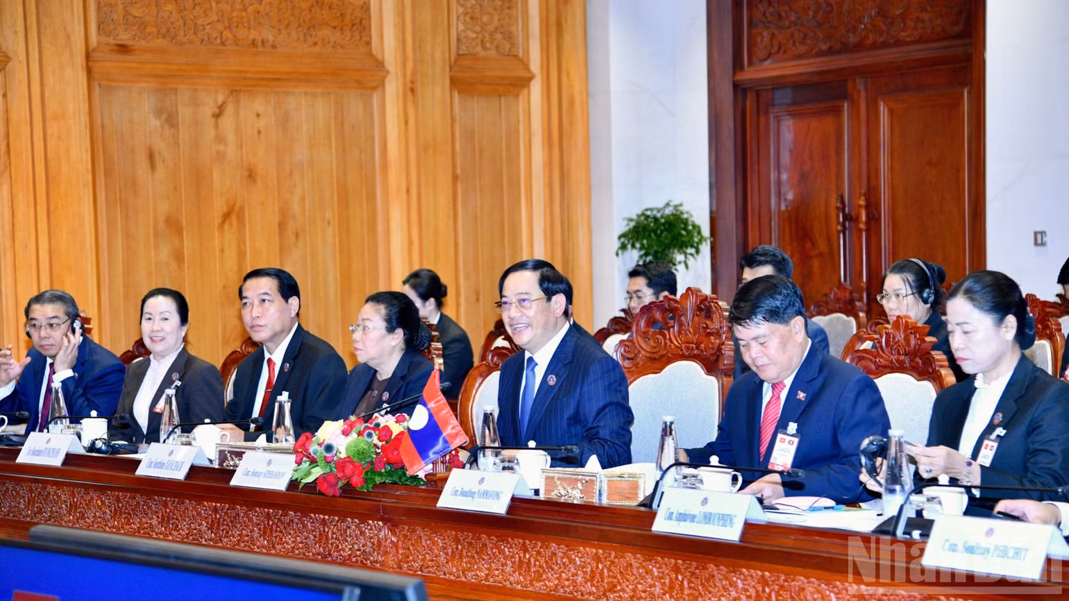 Chủ tịch Quốc hội Lào Sonexay Siphandone phát biểu ý kiến. (Ảnh: THANH GIANG)