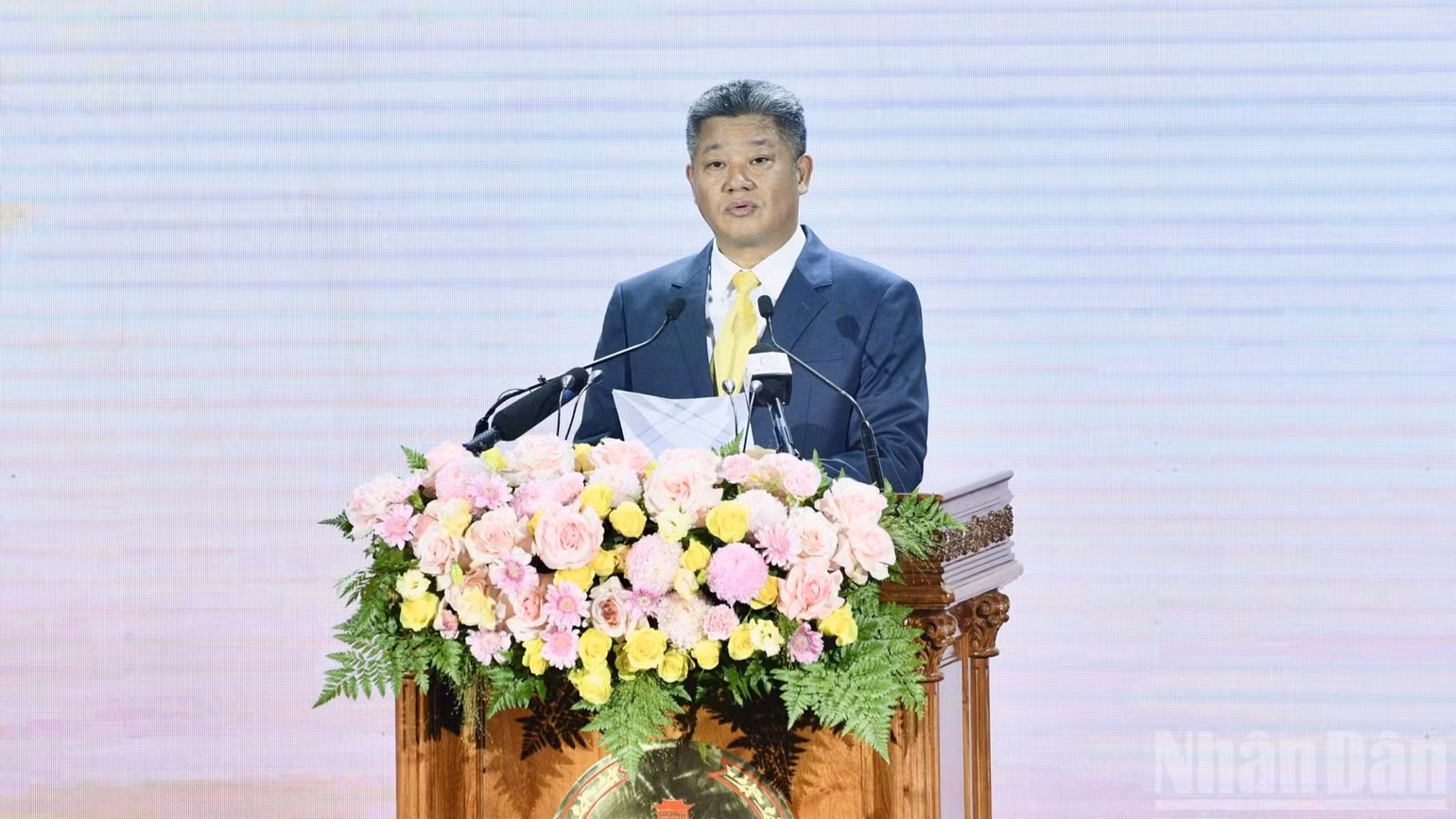Chủ tịch Ủy ban nhân dân tỉnh Hưng Yên Nguyễn Mạnh Quyền phát biểu ý kiến tại hội nghị. (Ảnh: THANH GIANG)