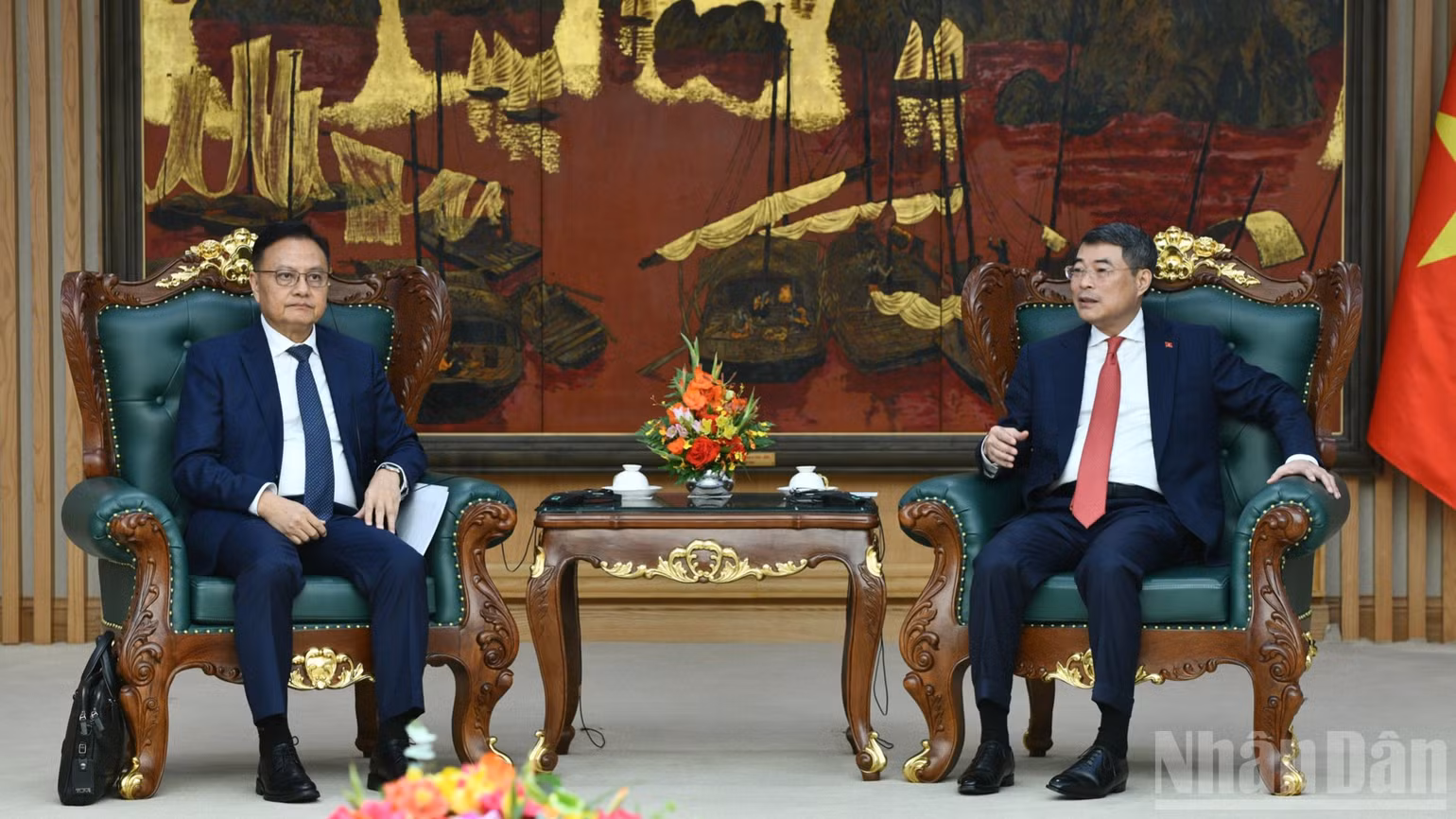 Thủ tướng Chính phủ Lê Minh Hưng tiếp đồng chí Santiphab Phomvihane, Phó Thủ tướng, Bộ trưởng Tài chính Lào. (Ảnh: THANH GIANG)