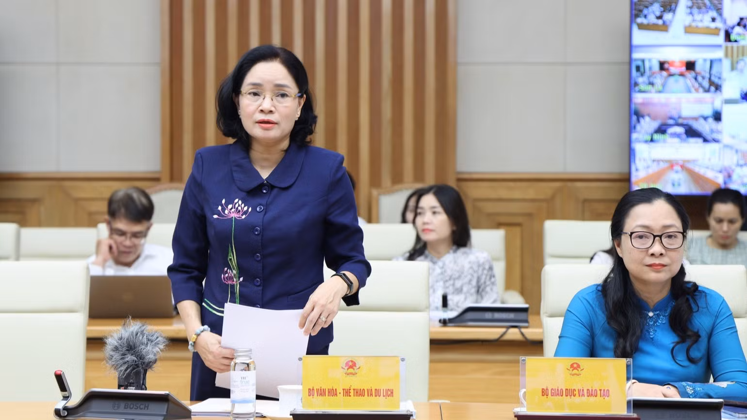 Lãnh đạo Bộ Văn hóa, Thể thao và Du lịch phát biểu ý kiến tại hội nghị. (Ảnh: VGP)