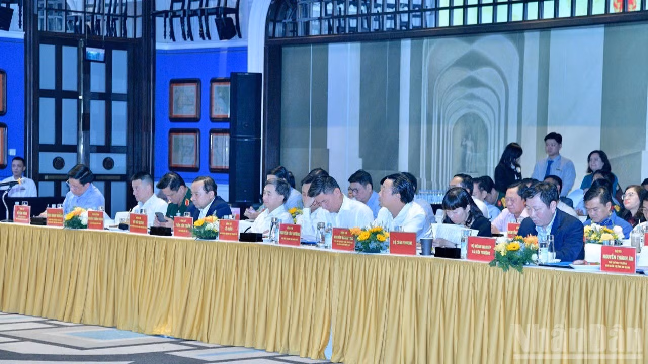 Các đại biểu tham dự phiên họp. (Ảnh: Thanh Giang)