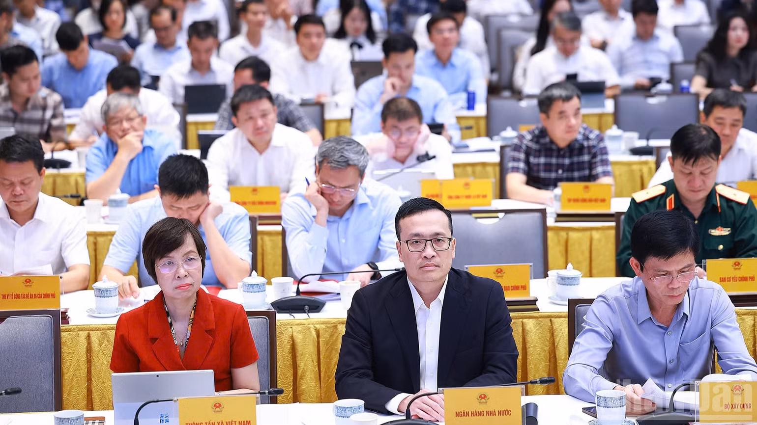 Các đại biểu tham dự phiên họp. (Ảnh: Trần Hải)