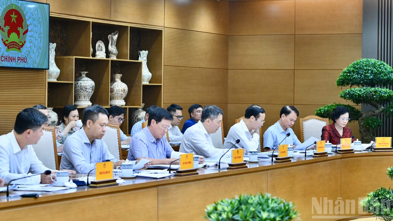Lãnh đạo Chính phủ, các bộ, ngành tham dự cuộc làm việc. (Ảnh: THANH GIANG)