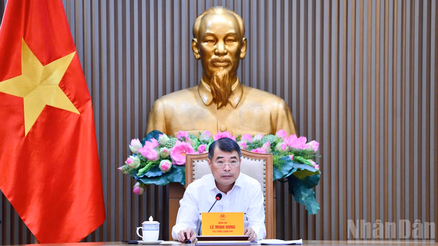 Thủ tướng Chính phủ Lê Minh Hưng yêu cầu, tinh thần đặt ra là phải đặt tính mạng, sức khỏe người bệnh, lợi ích của nhân dân lên trên hết, trước hết; không để cơ sở y tế thiếu trang thiết bị y tế, người dân thiếu thuốc vì vướng cơ chế. (Ảnh: THANH GIANG)
