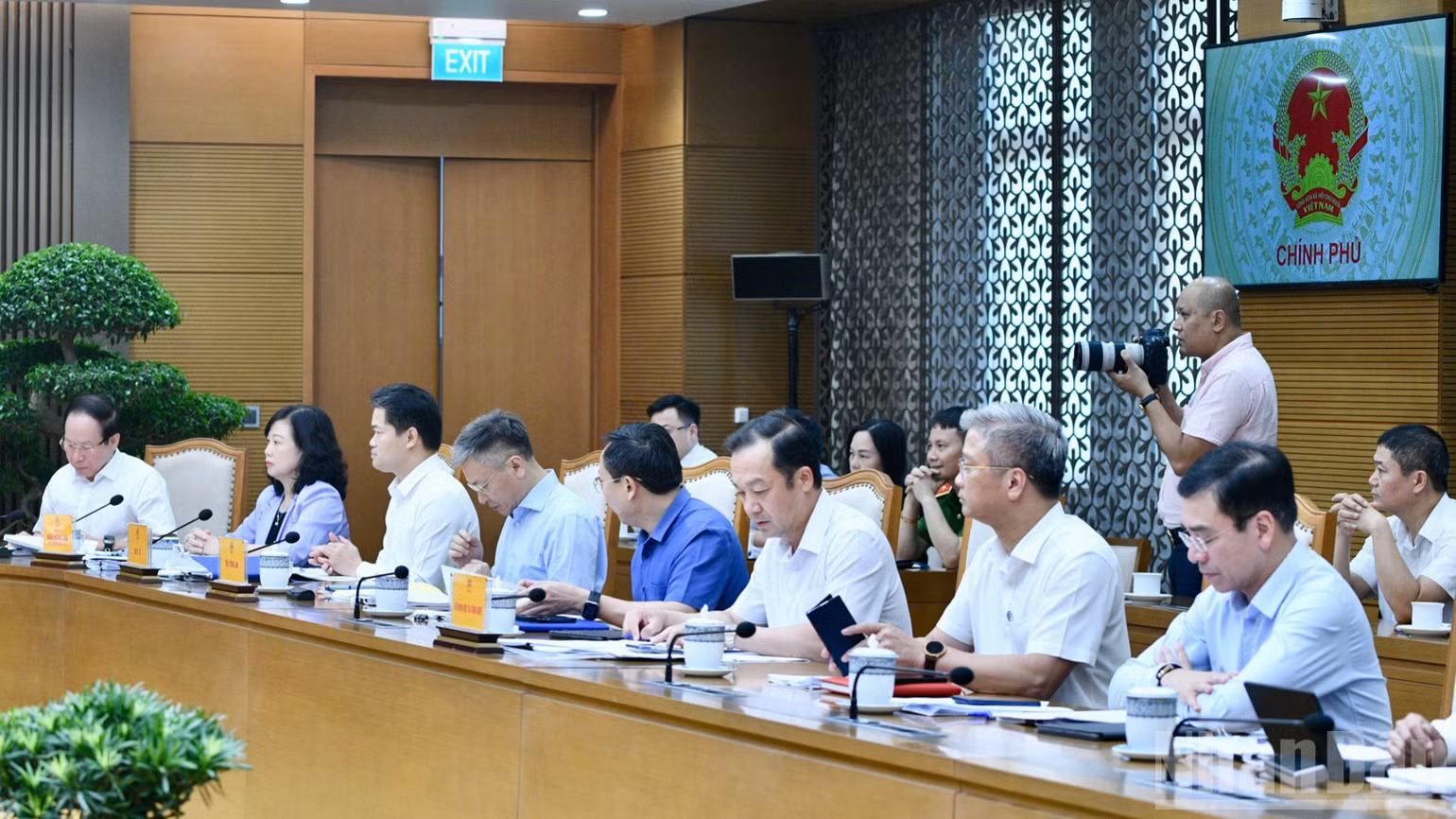 Các đại biểu tham dự cuộc làm việc. (Ảnh: THANH GIANG)