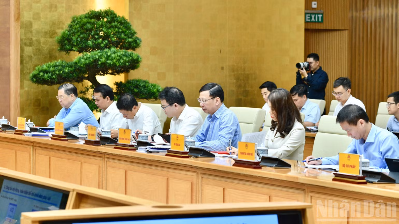 Lãnh đạo Chính phủ, các bộ, ngành tham dự cuộc làm việc. (Ảnh: Thanh Giang)