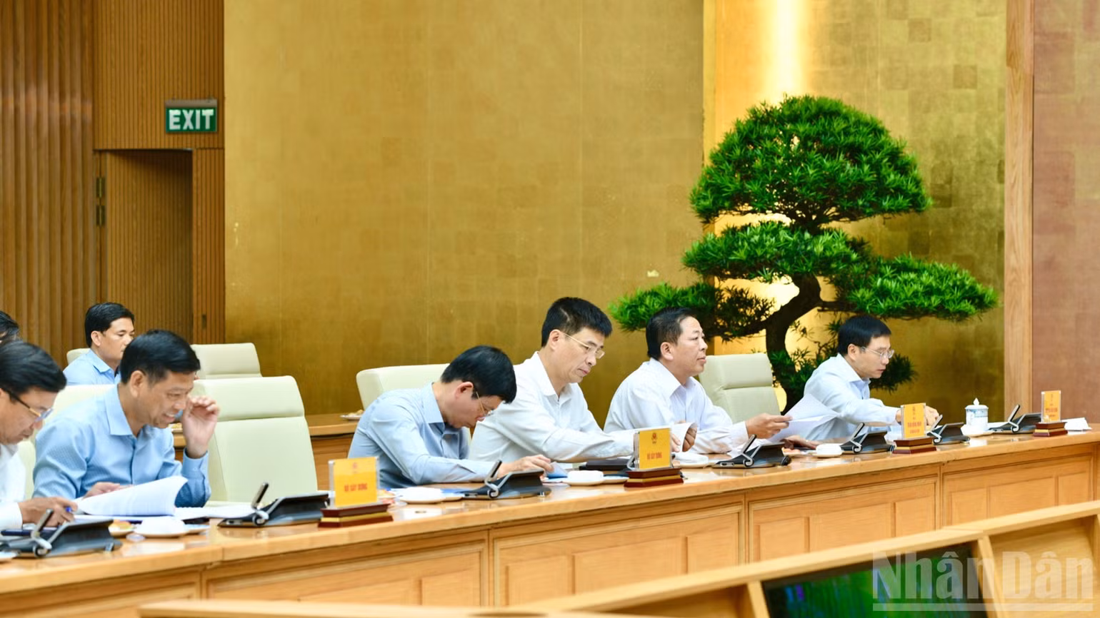 Lãnh đạo Chính phủ, Bộ Xây dựng tham dự cuộc làm việc. (Ảnh: Thanh Giang)