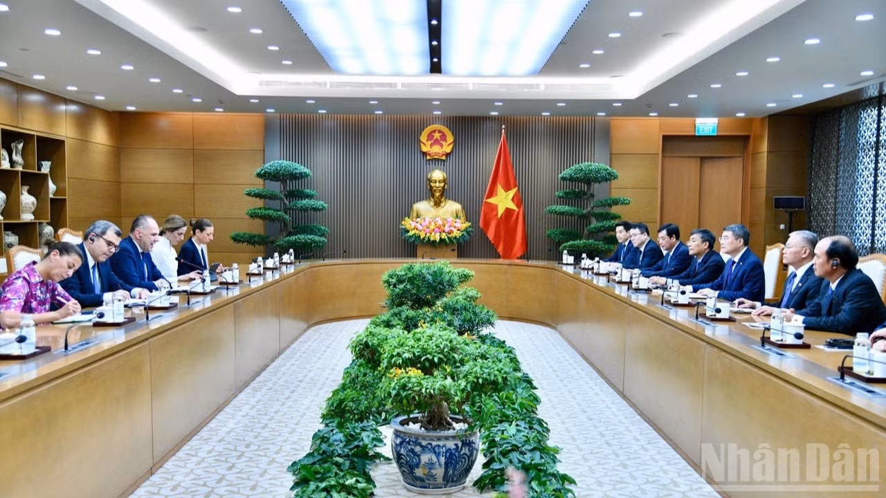 Quang cảnh buổi tiếp. (Ảnh: THANH GIANG)
