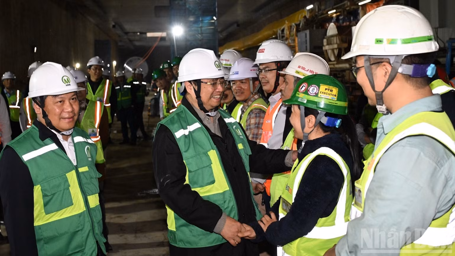 ndo_br_a10-2371.jpg