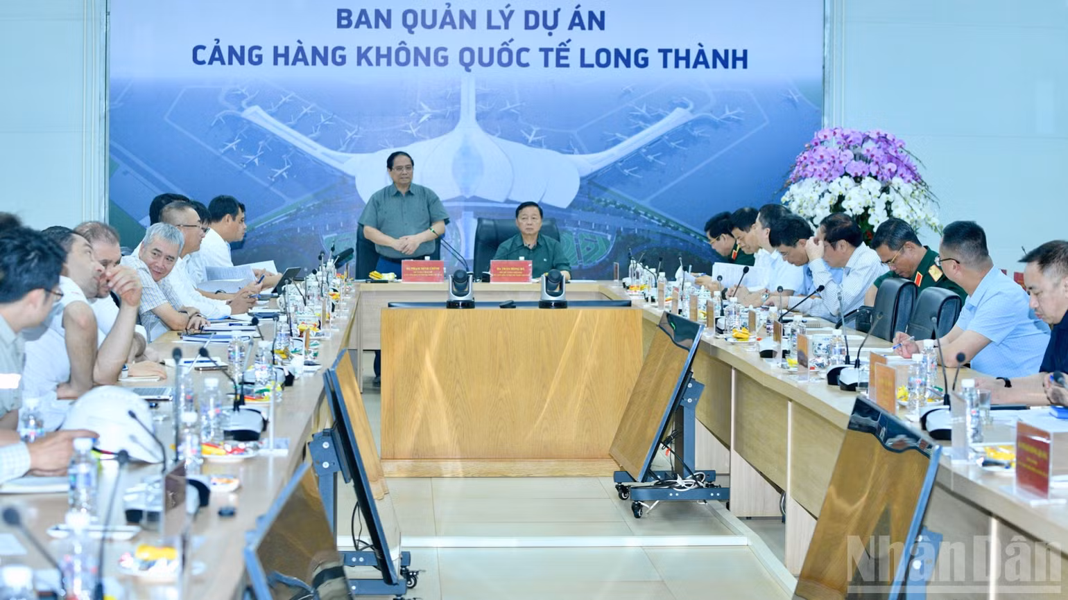 Quang cảnh cuộc làm việc. (Ảnh: THANH GIANG)