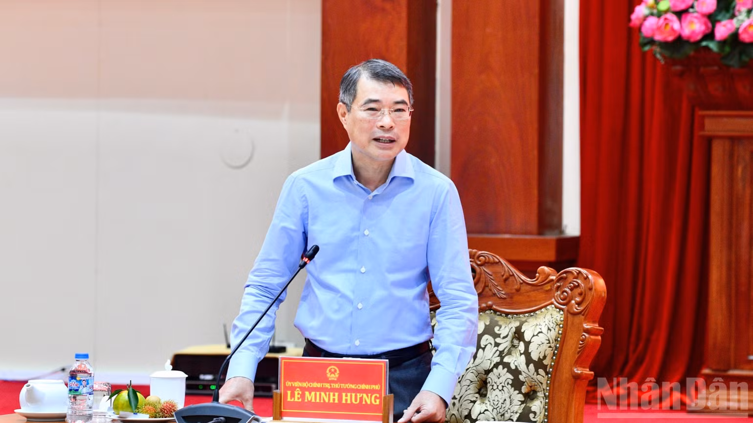 Thủ tướng Chính phủ Lê Minh Hưng phát biểu ý kiến tại cuộc làm việc. (Ảnh: THANH GIANG)