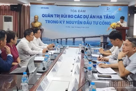 Tọa đàm "Quản trị rủi ro các dự án hạ tầng trong kỷ nguyên đầu tư công" do Báo Xây dựng tổ chức sáng 16/9 tại Hà Nội. (Ảnh: HẢI MINH)