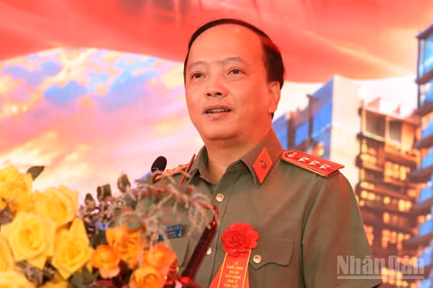 Thứ trưởng Công an Đặng Hồng Đức, Ủy viên Trung ương Đảng, Thứ trưởng Công an phát biểu tại lễ khởi công dự án. (Ảnh: QUANG QUÝ)