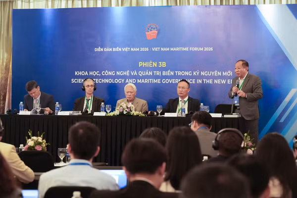Các đại biểu tham gia phiên chuyên đề. Ảnh: VB