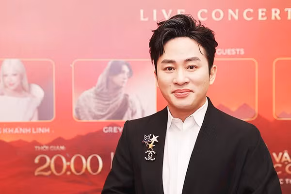 Tùng Dương mở công ty riêng sản xuất concert ở sân vận động