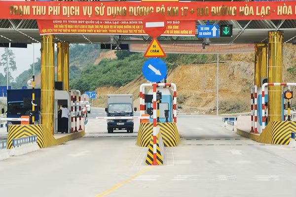 Thanh toán điện tử là xu hướng tất yếu trong quá trình hiện đại hóa giao thông. Ảnh: NGUYỆT ANH